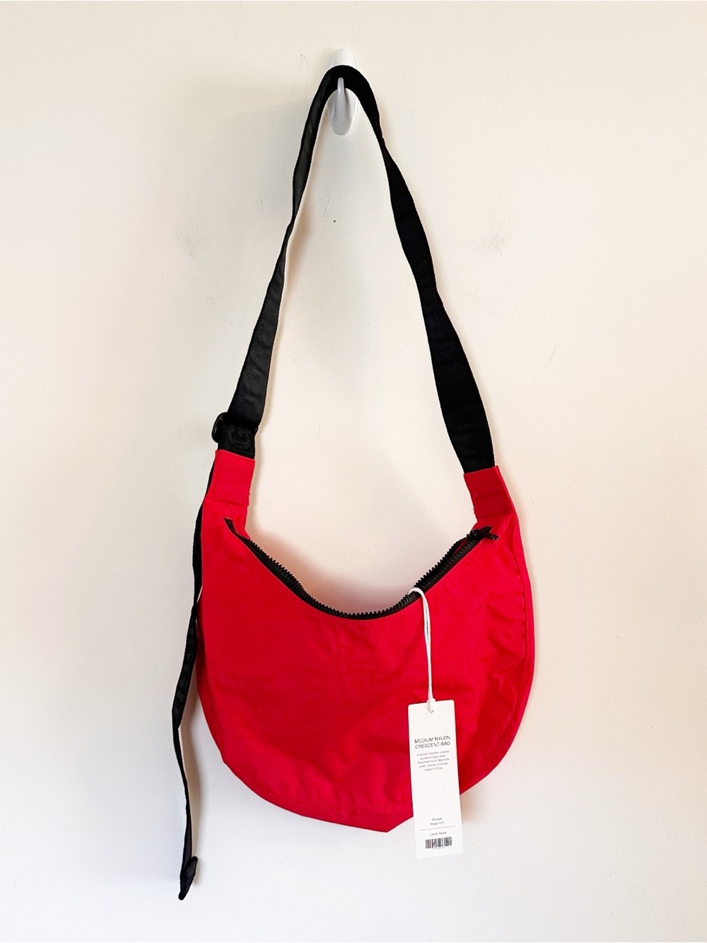 BAGGU Medium Nylon Crescent Bag Candy Apple